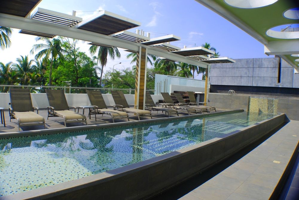 Ramada by Wyndham Acapulco Hotel & Suites image 1